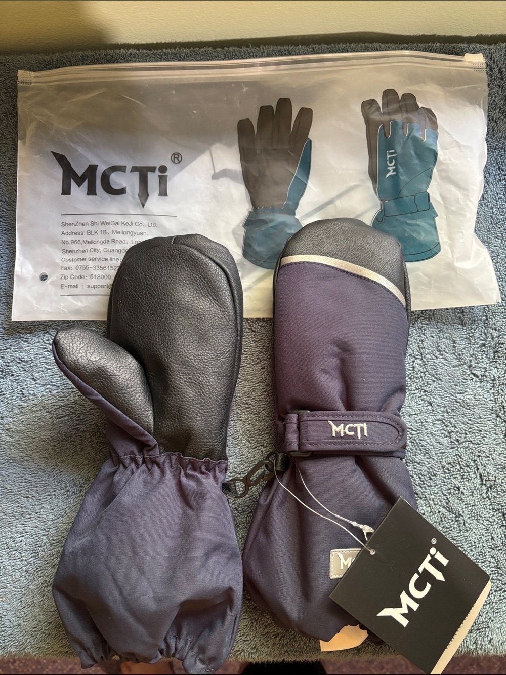 Kids blue Insulated Mittens waterproof windproof breathable NWT